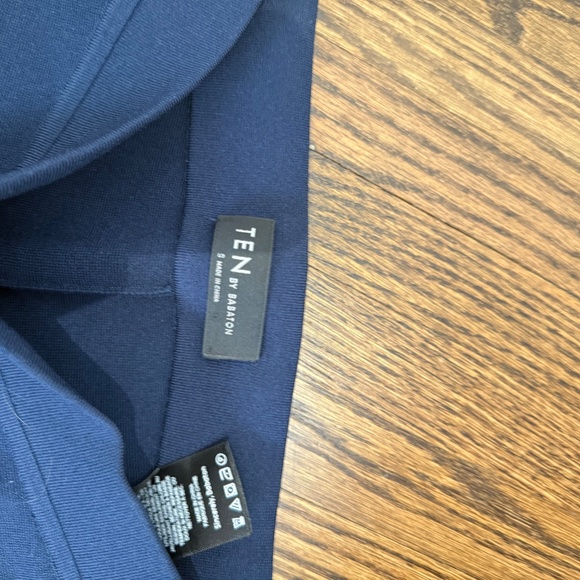 Aritzia Babaton flared pant - Picture 4 of 4